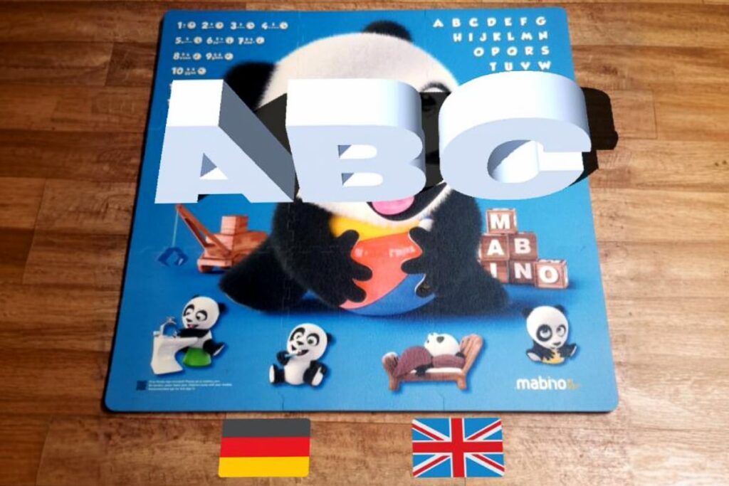 Große AR-Buchstaben erscheinen auf der MABINO-Spielmatte und unterstützen Vorschulkinder beim spielerischen Alphabetlernen